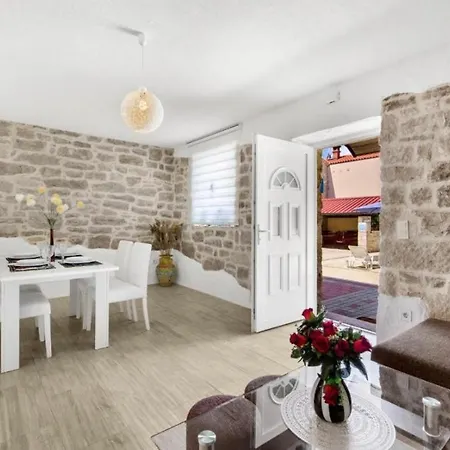 Holiday Houses Luan Poreč Extérieur photo